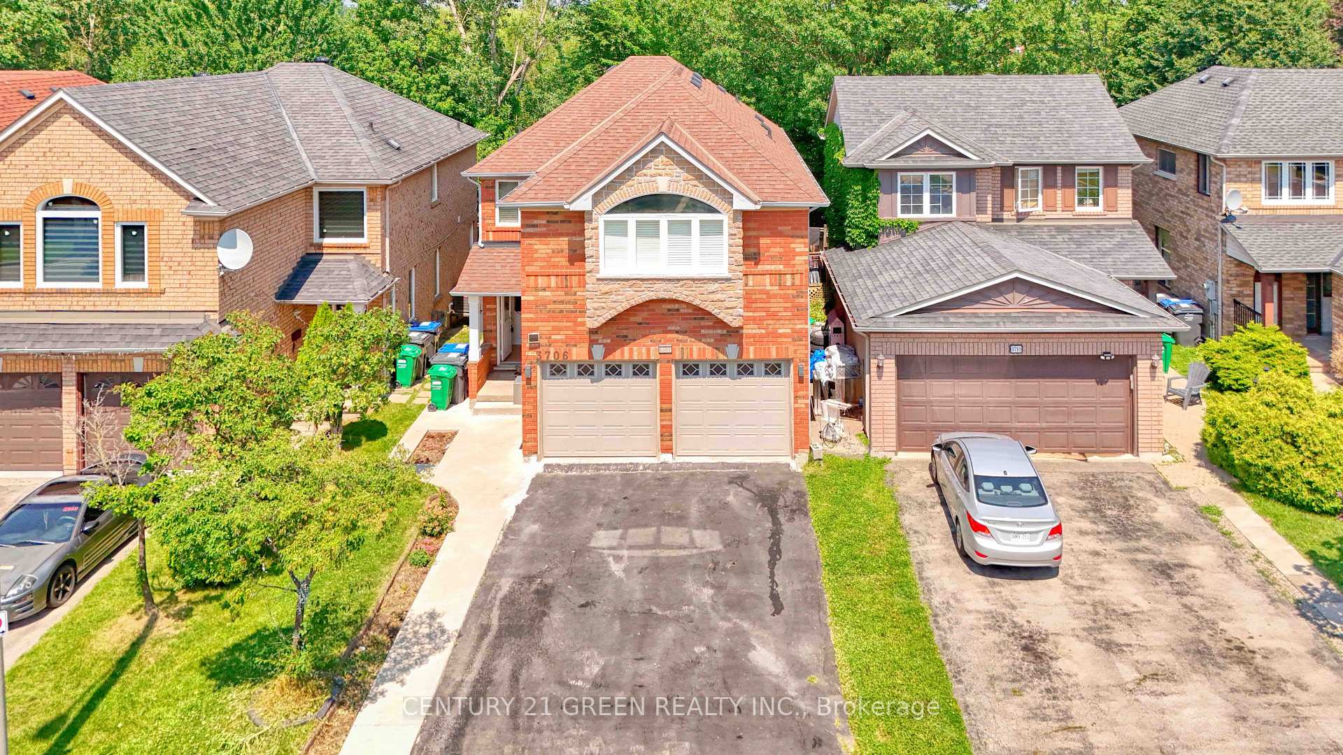 3706 Forest Bluff Crescent — property photo