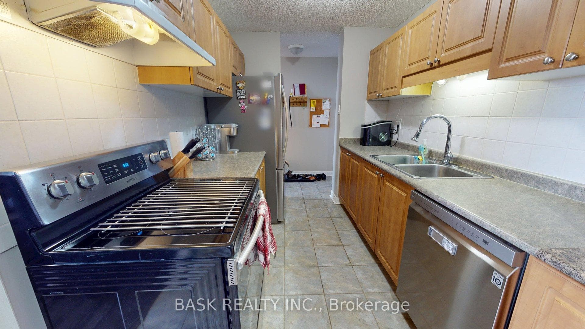 706- 2900 Battleford Road — property photo