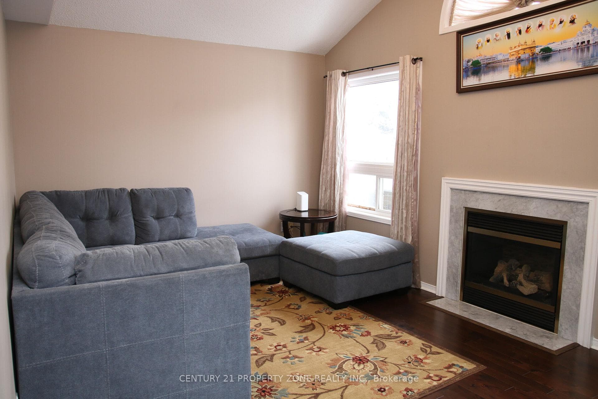 24 Sweet Clover Crescent — property photo