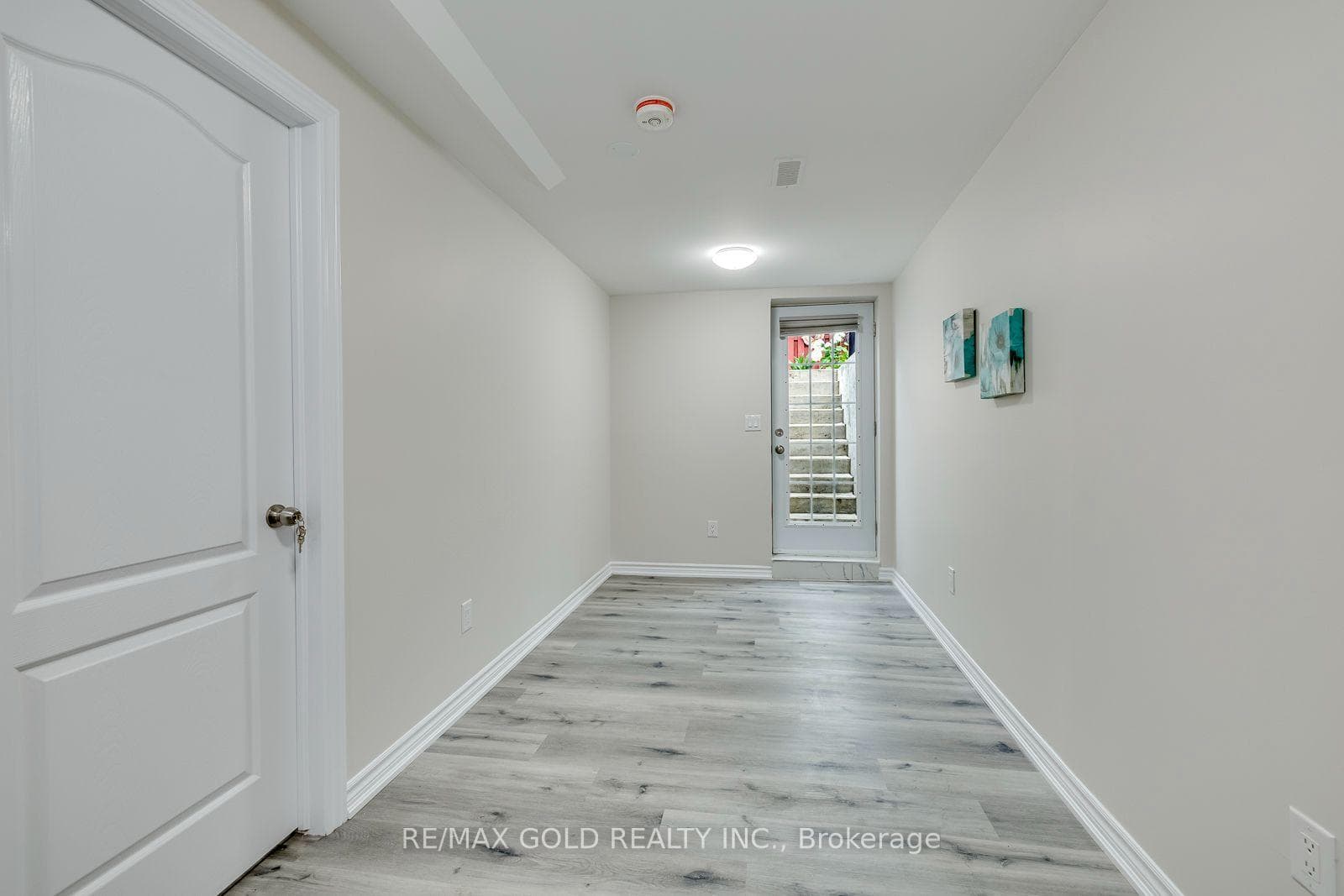 911 Golden Farmer Way — property photo
