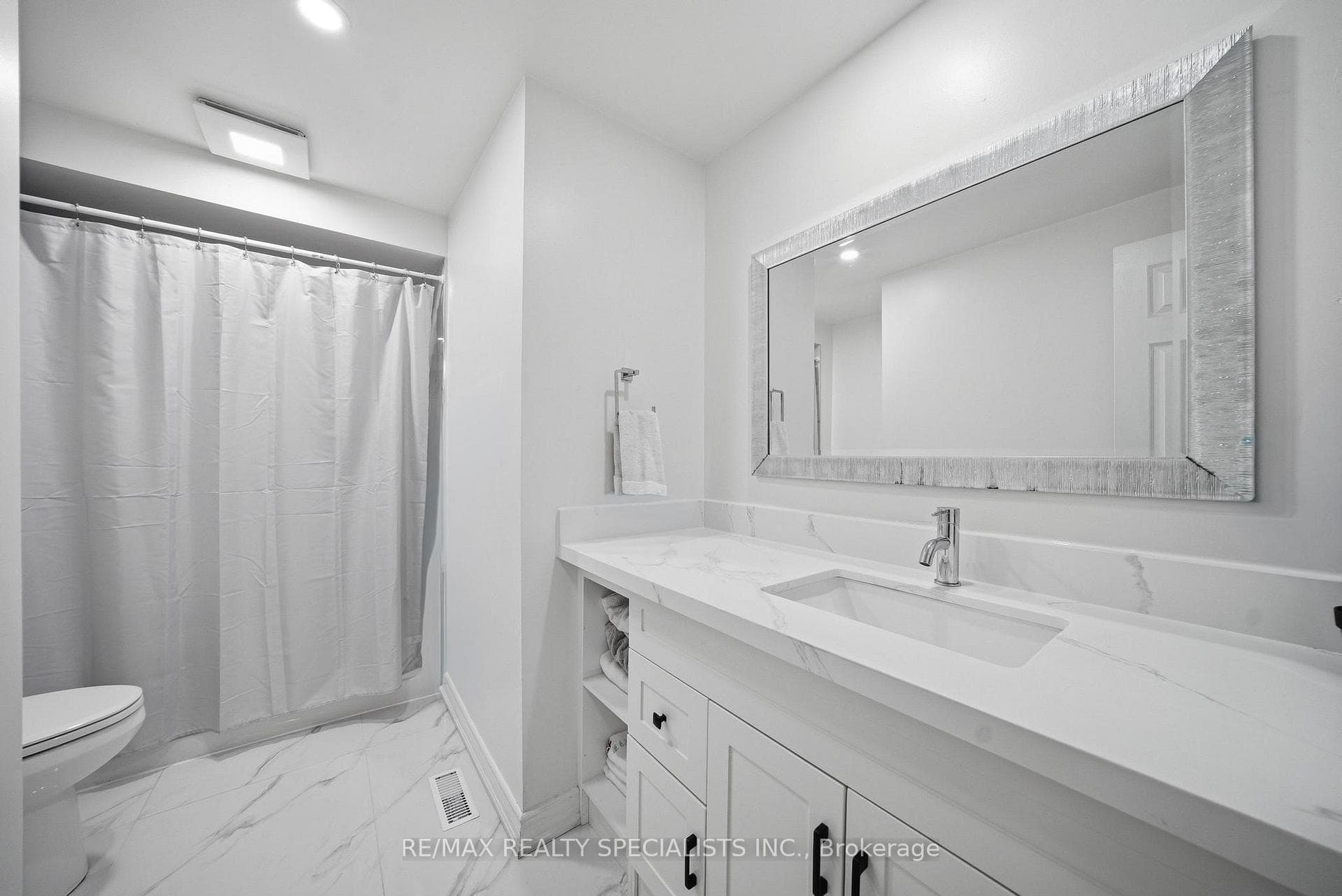 5235 HUNTINGFIELD Drive — property photo