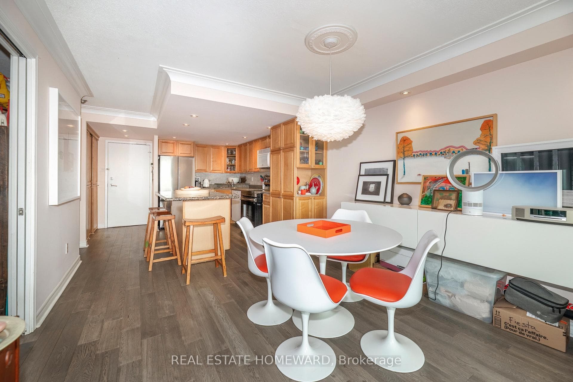 615- 77 Maitland Place — property photo