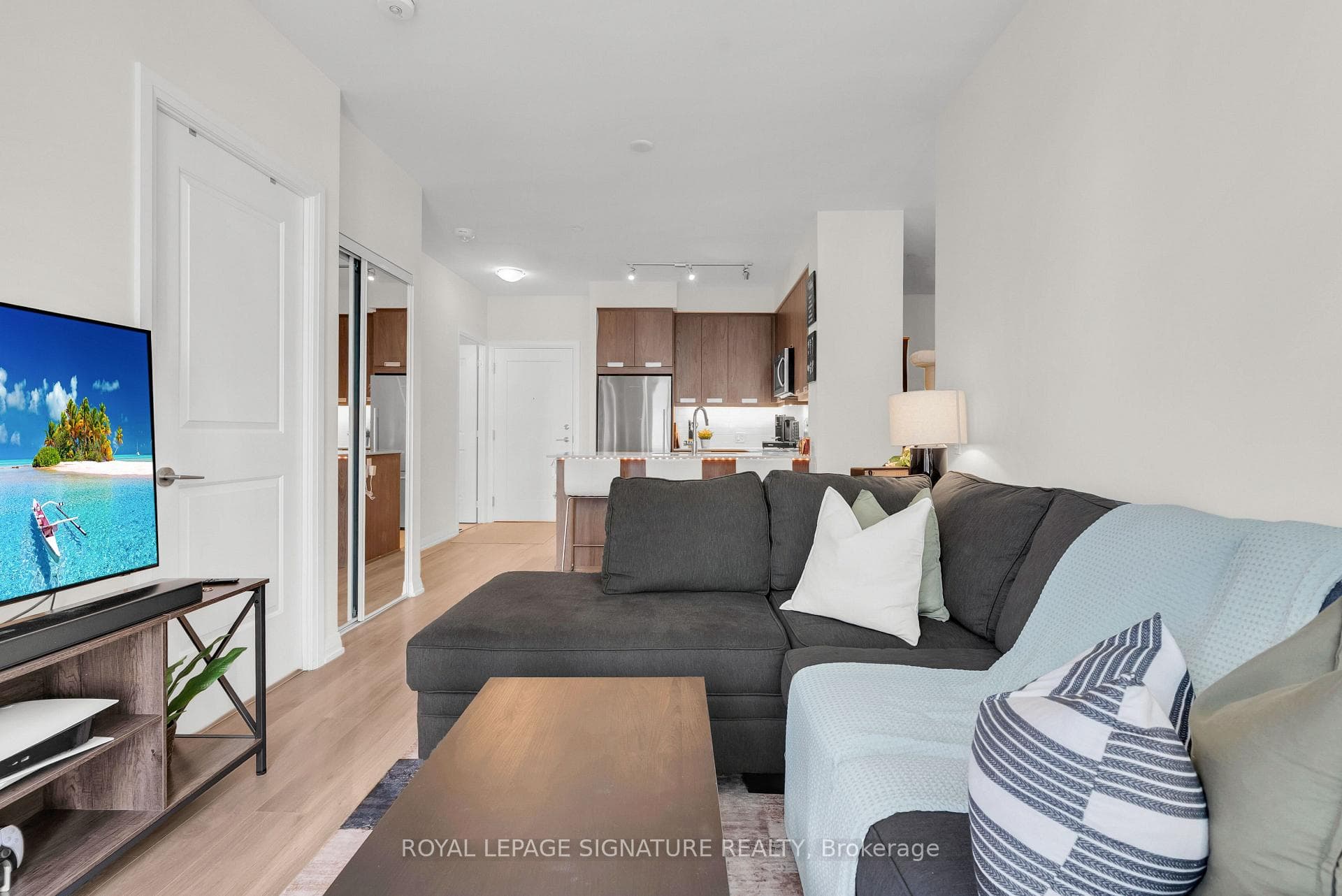 218- 35 Watergarden Drive — property photo