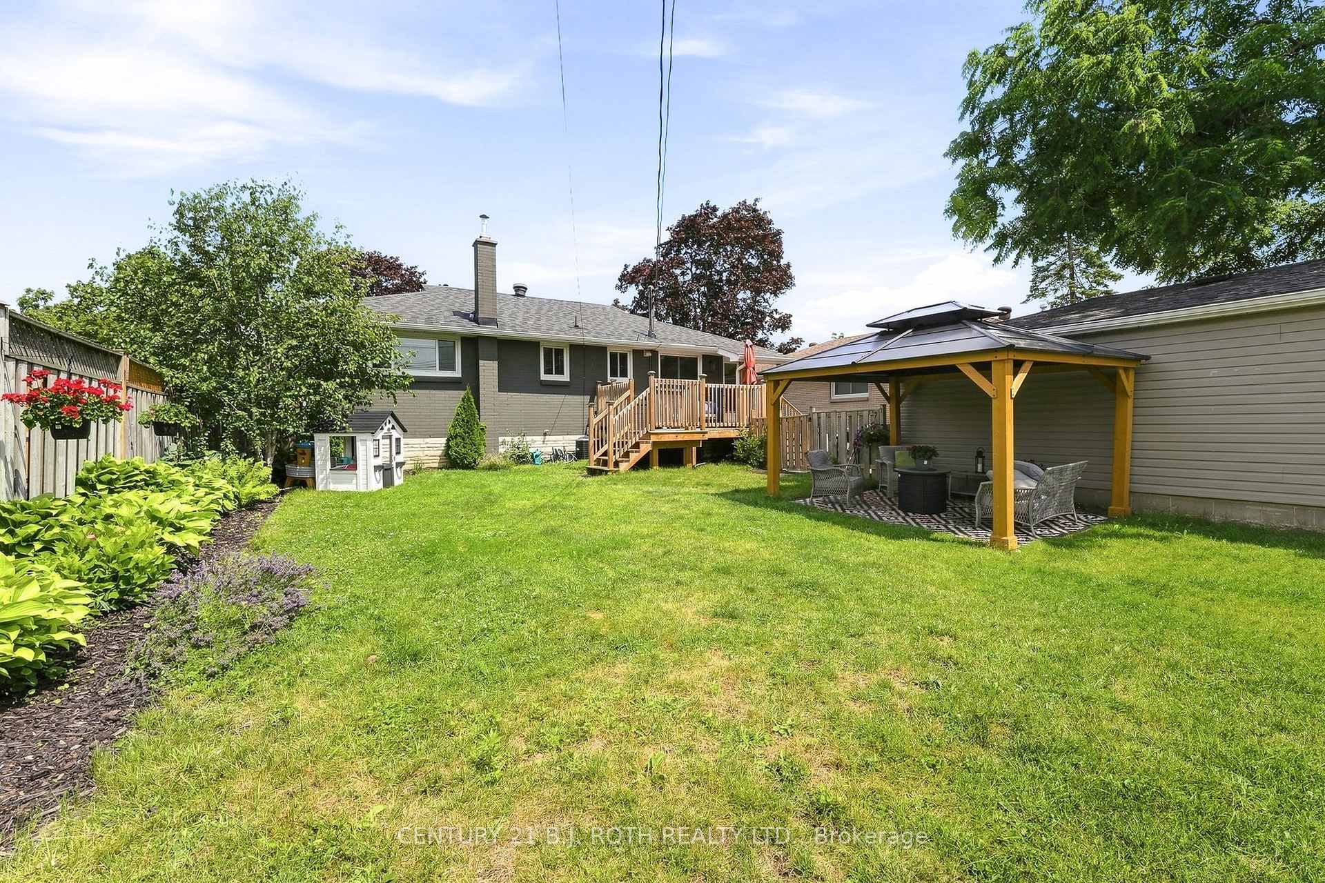 12 Bothwell Crescent — property photo