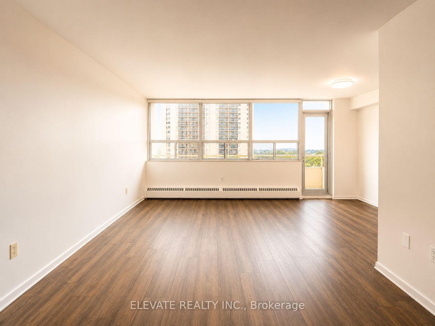 815- 360 Ridelle Avenue — property photo