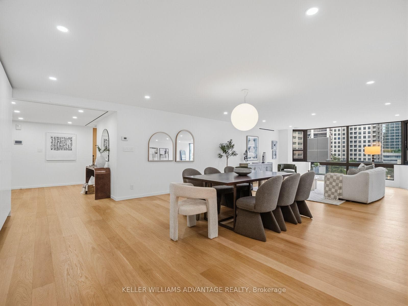1002- 1166 Bay Street — property photo