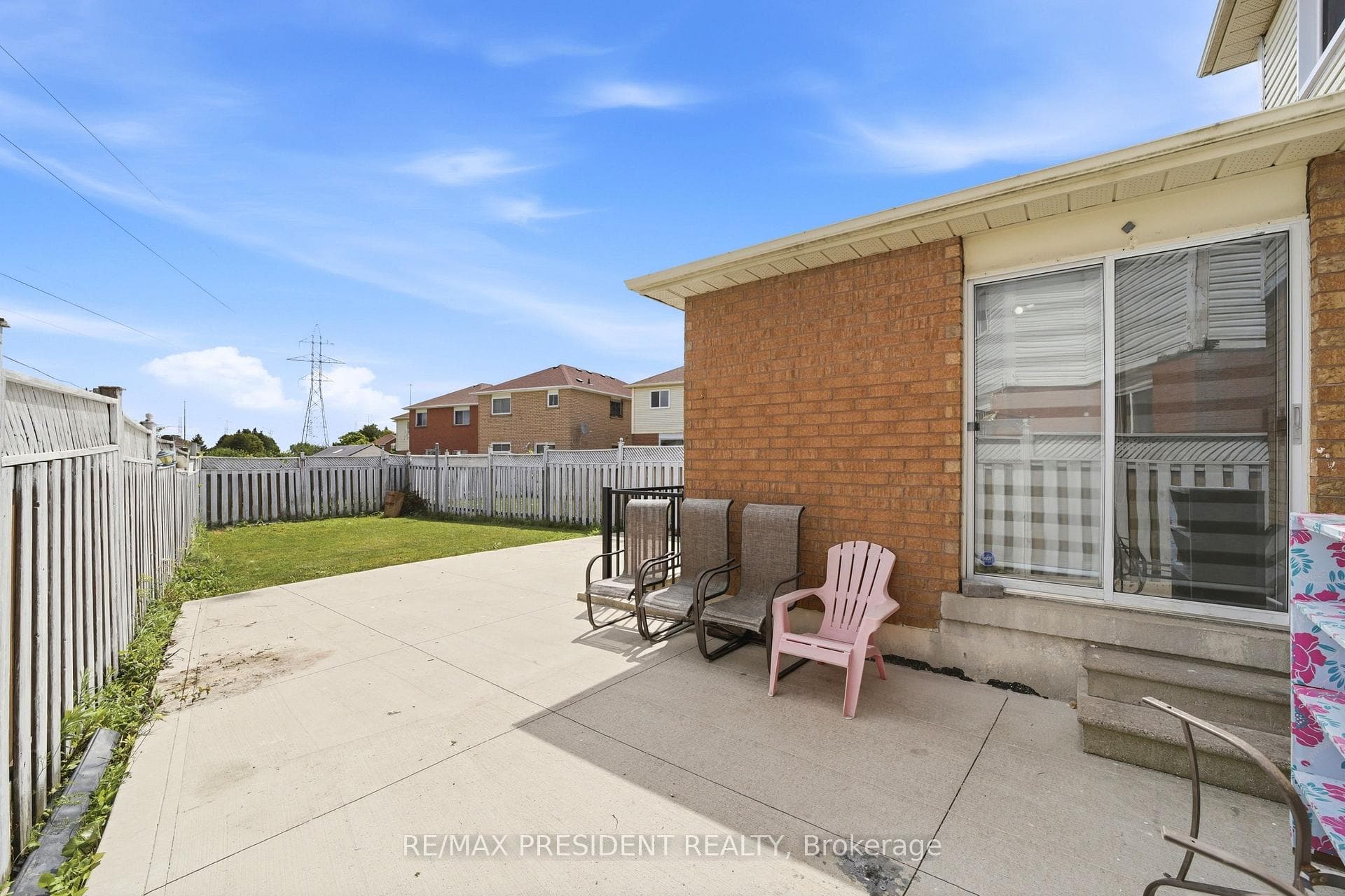 112 Ravenswood Drive — property photo