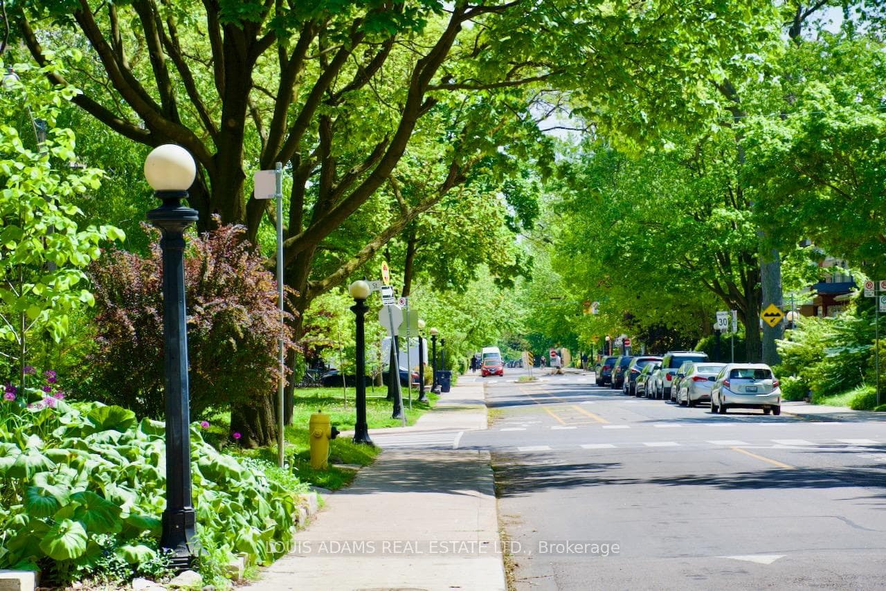 499 Palmerston Boulevard — property photo