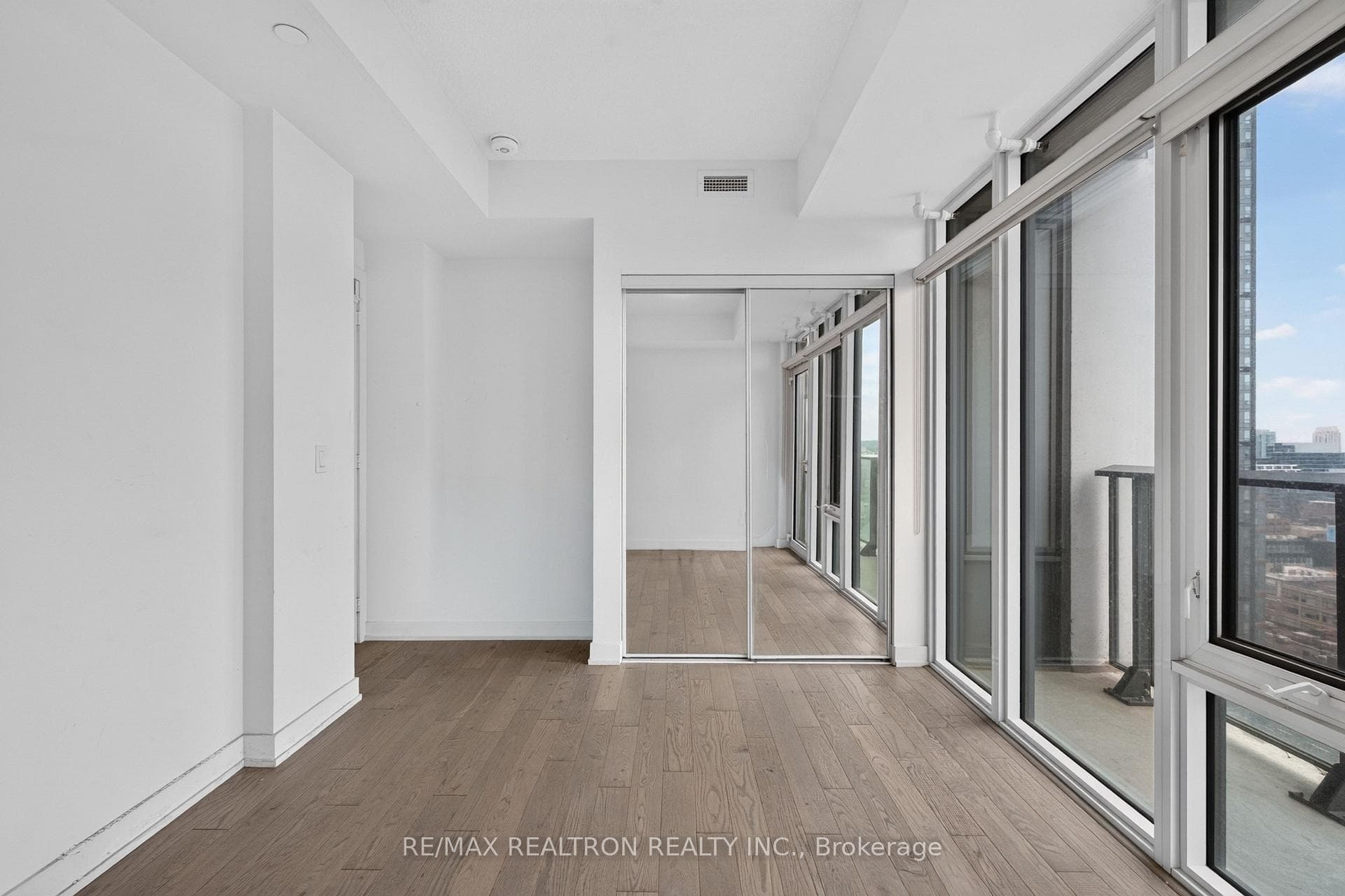 2203- 330 Richmond Street — property photo