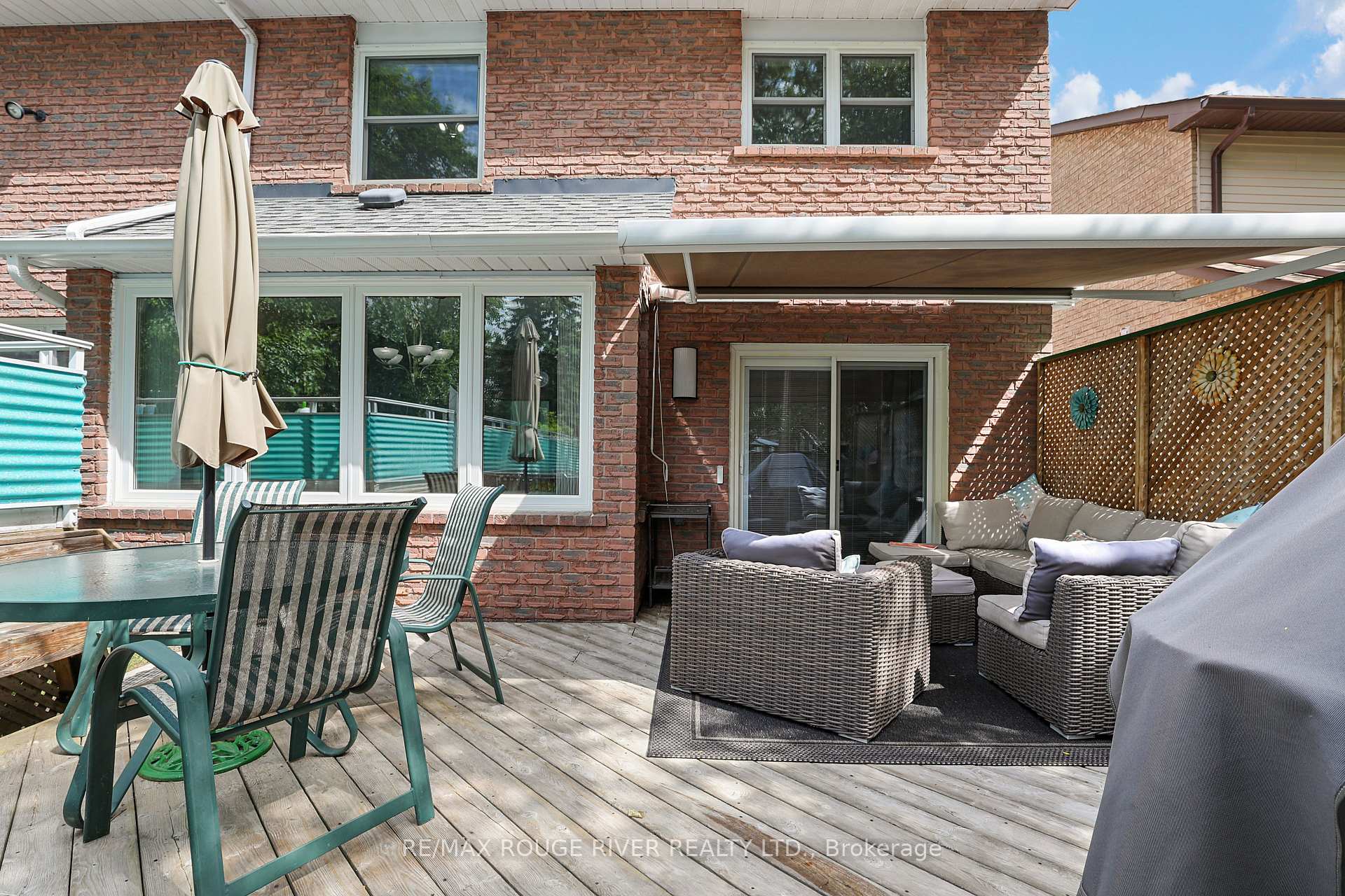 11 Canmore Boulevard — property photo