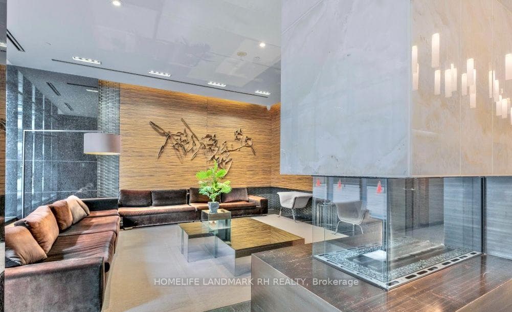 601- 770 BAY Street — property photo