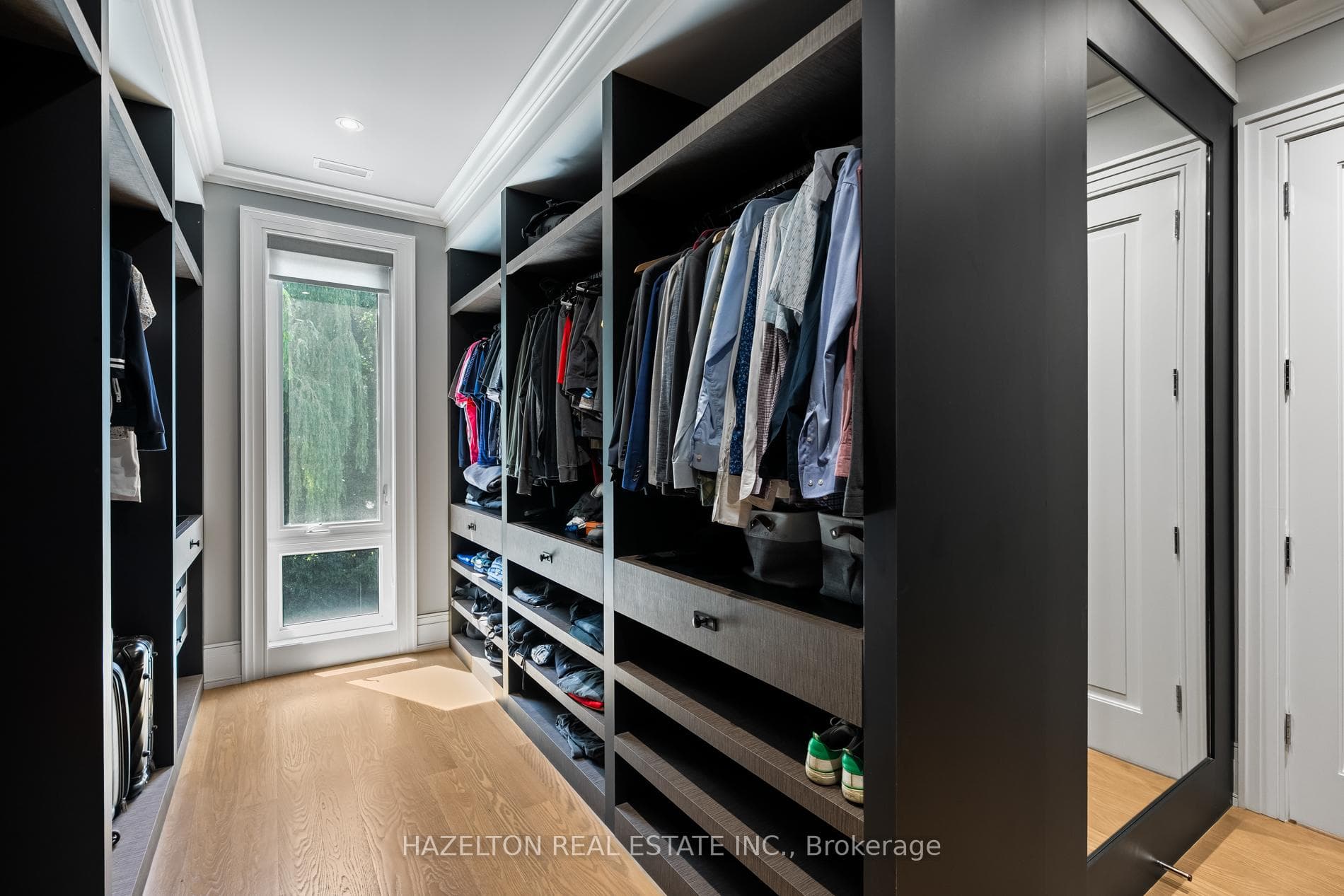 71 Yorkview Drive — property photo