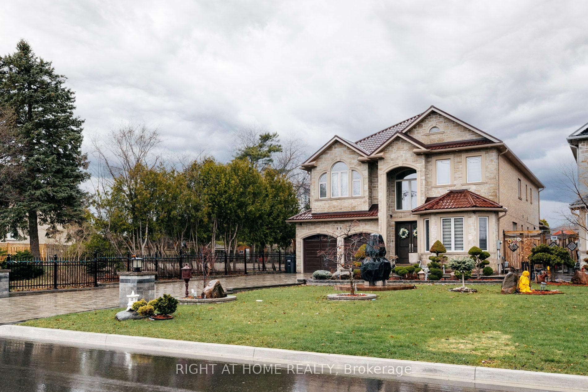 99 Fairview Road — property photo
