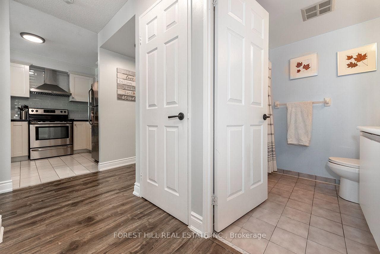 911- 2177 Burnhamthorpe Road — property photo