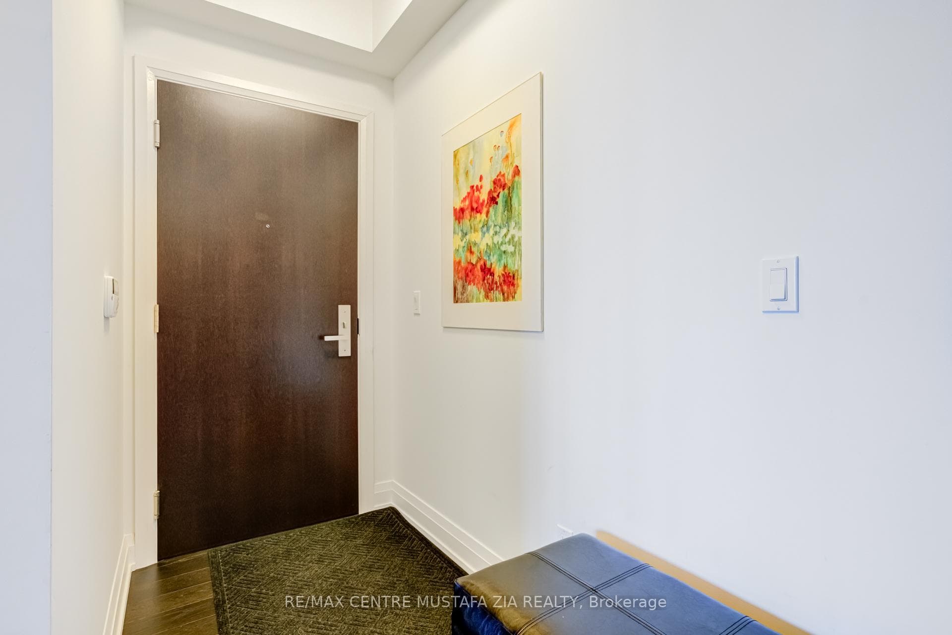 1201- 65 Speers Road — property photo