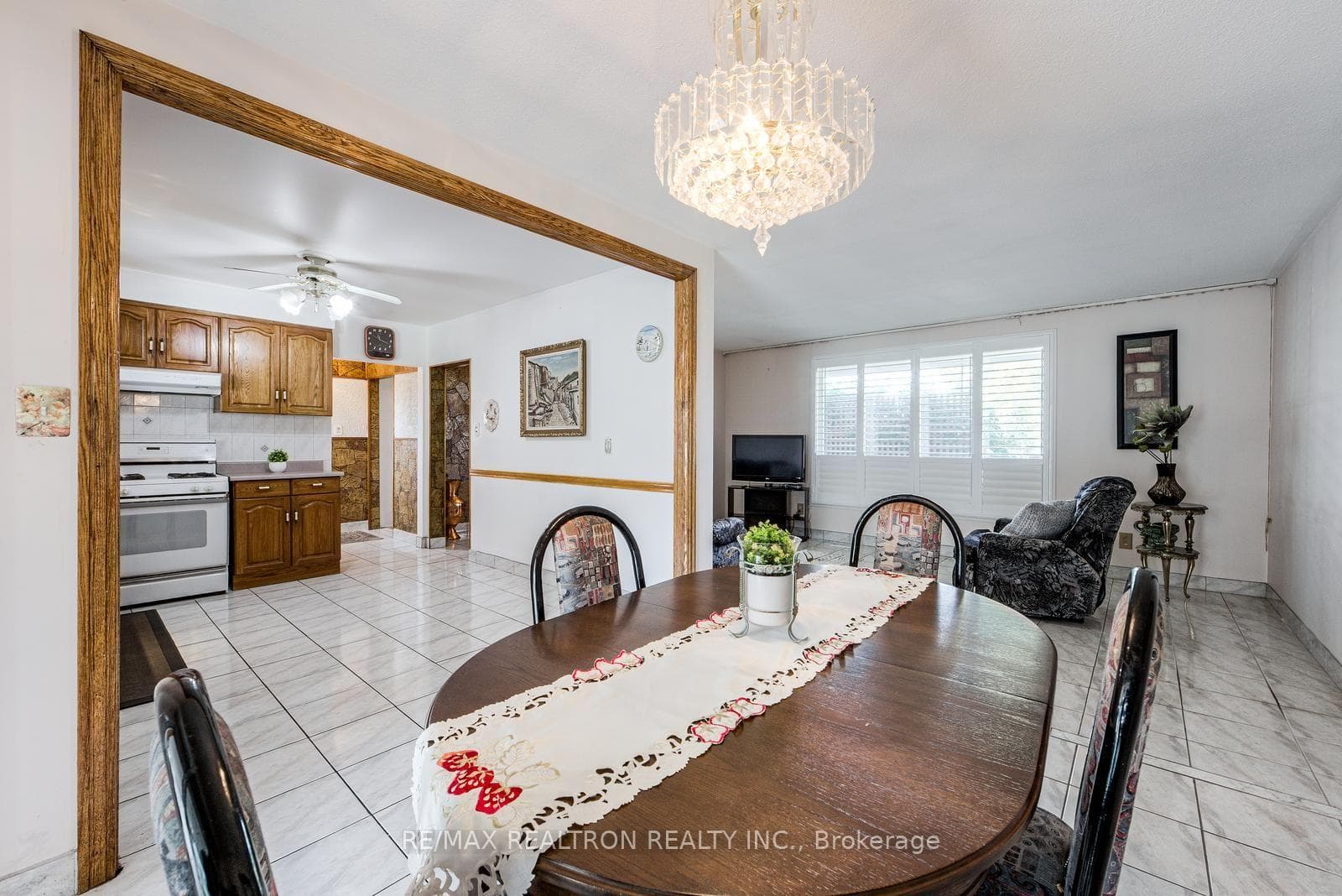 115 Hullmar Drive — property photo