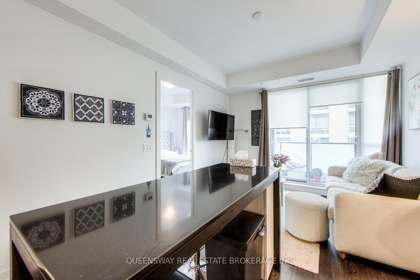 1410- 609 Avenue Road — property photo