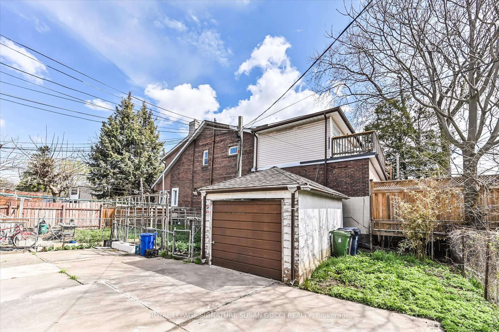 669 Greenwood Avenue — property photo