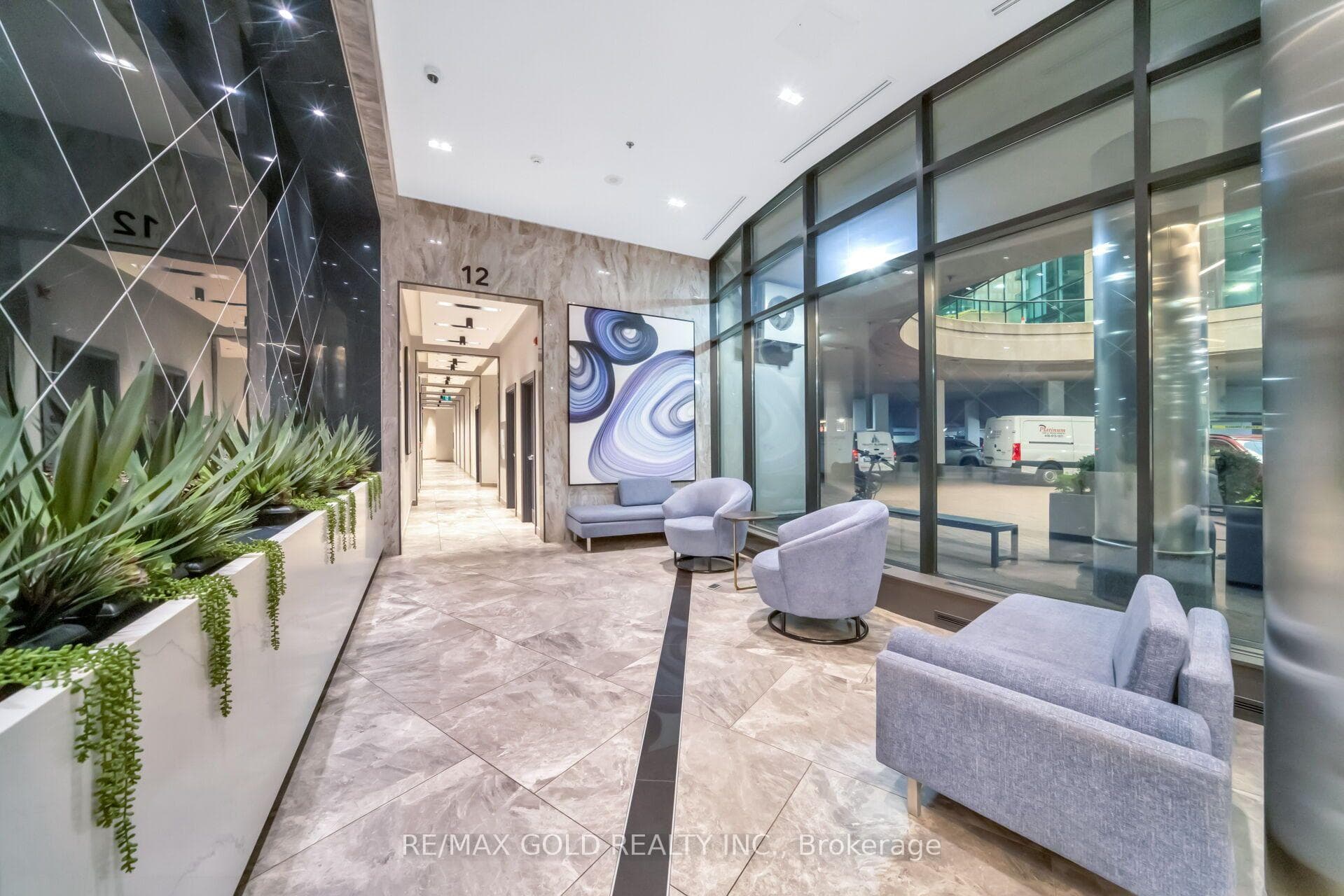 1808- 16 Yonge Street — property photo
