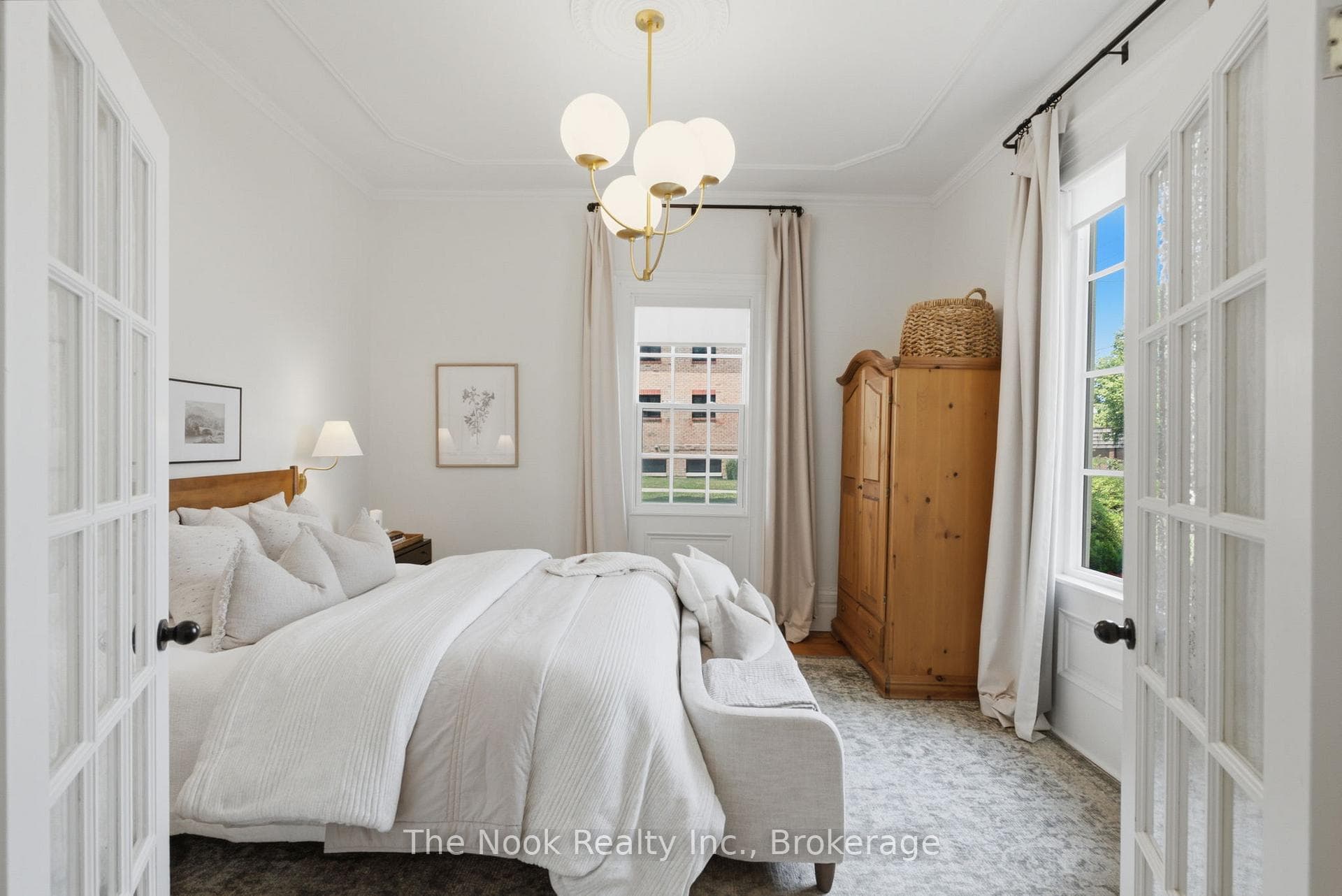 400 Byron Street — property photo