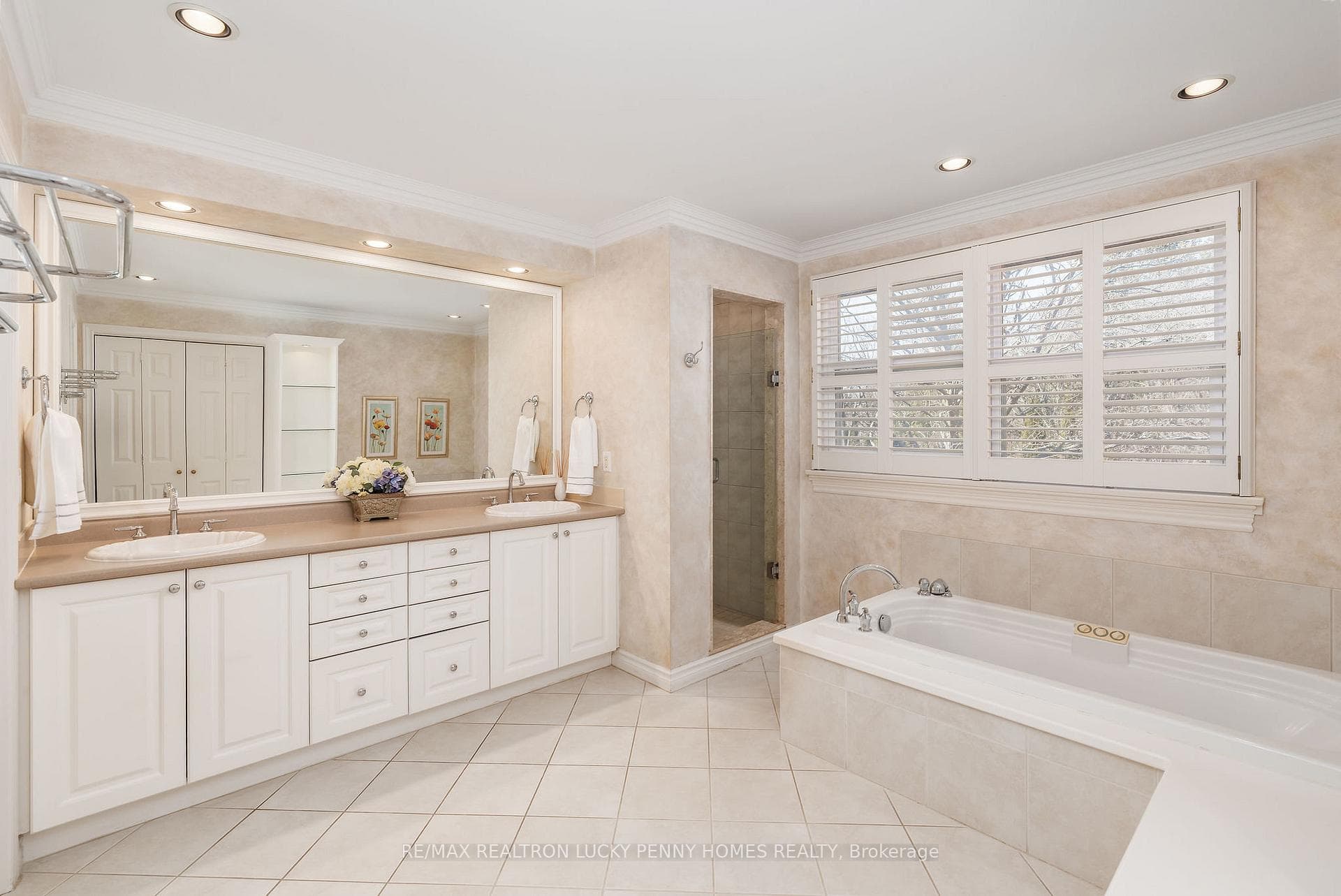 8 Goodmills Court — property photo