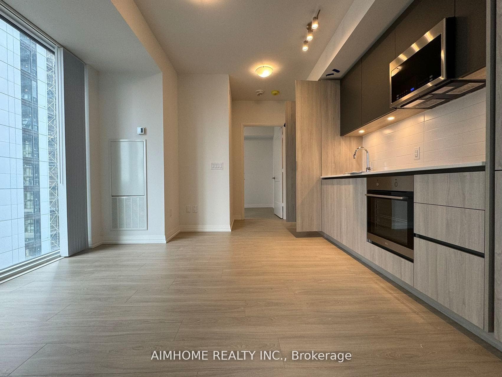 2903- 8 Widmer Street — property photo