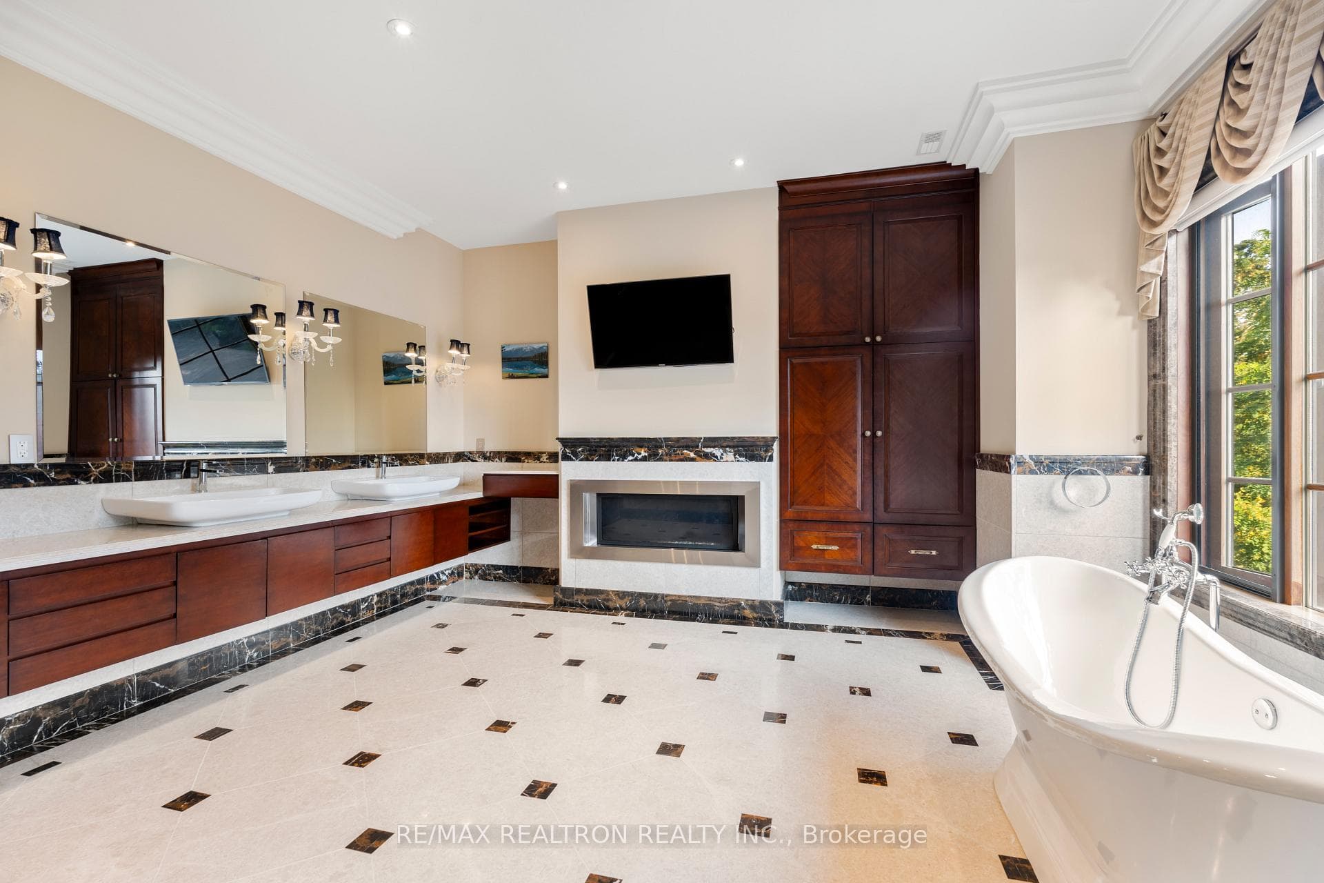 20 Bryson Drive — property photo