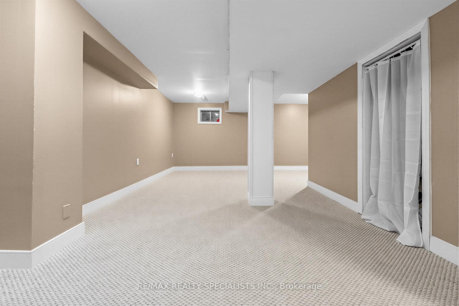 7- 405 Hyacinthe Boulevard — property photo