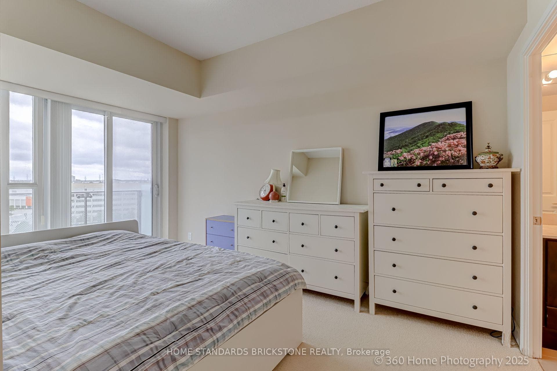 1106- 50 Absolute Avenue — property photo
