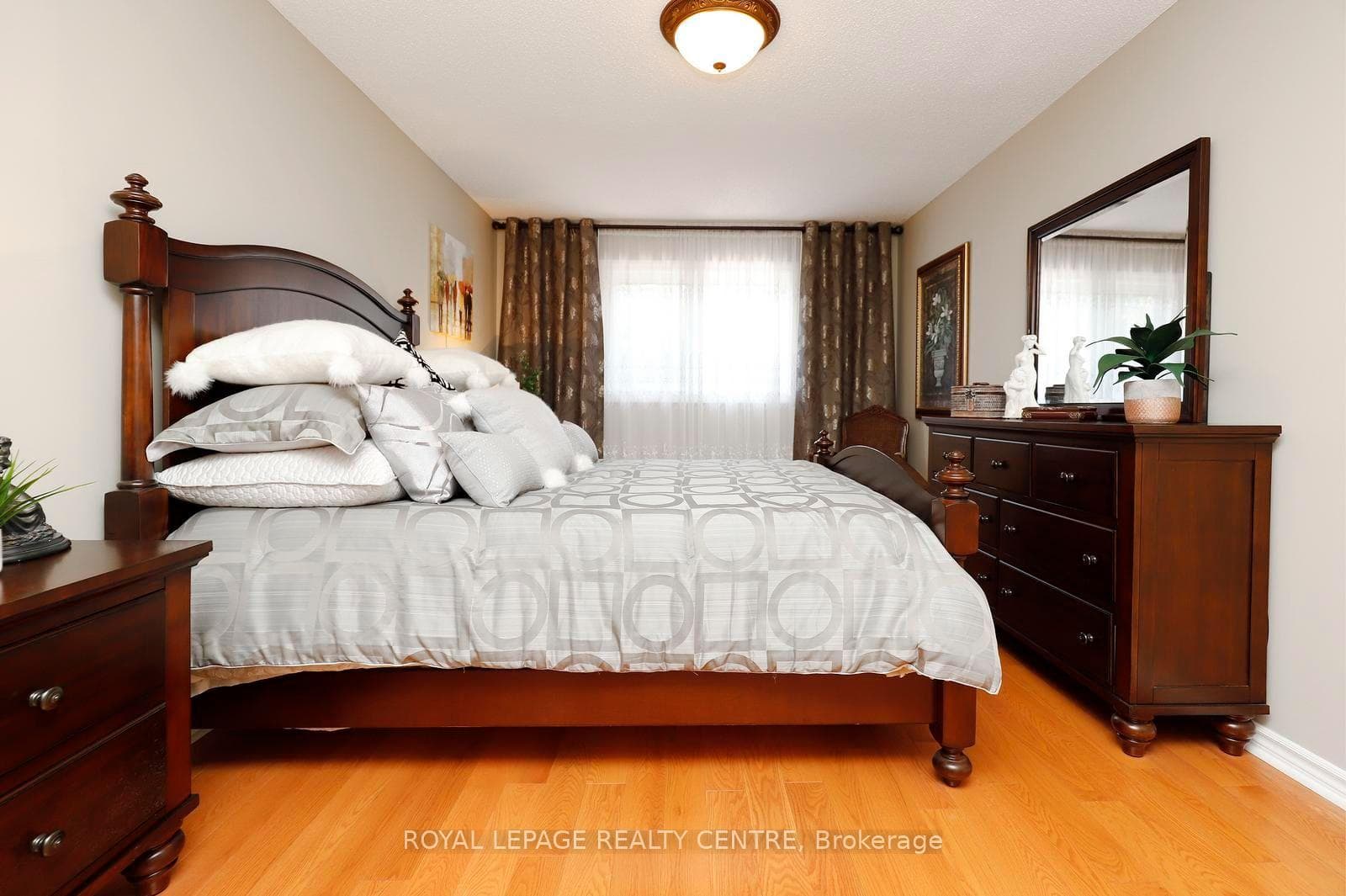 690 Ashprior Avenue — property photo