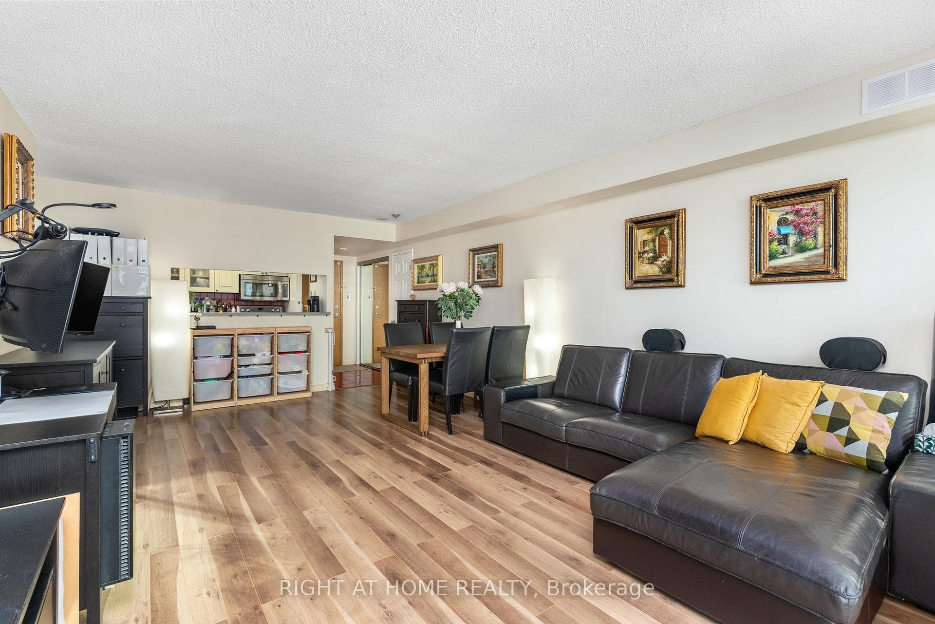 2306- 77 Harbour Square — property photo