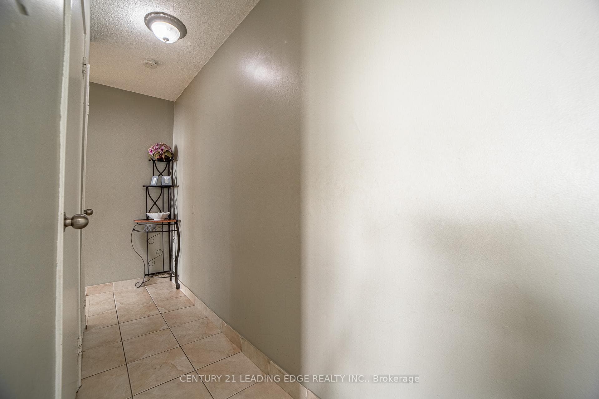 402- 80 Grandravine Drive — property photo