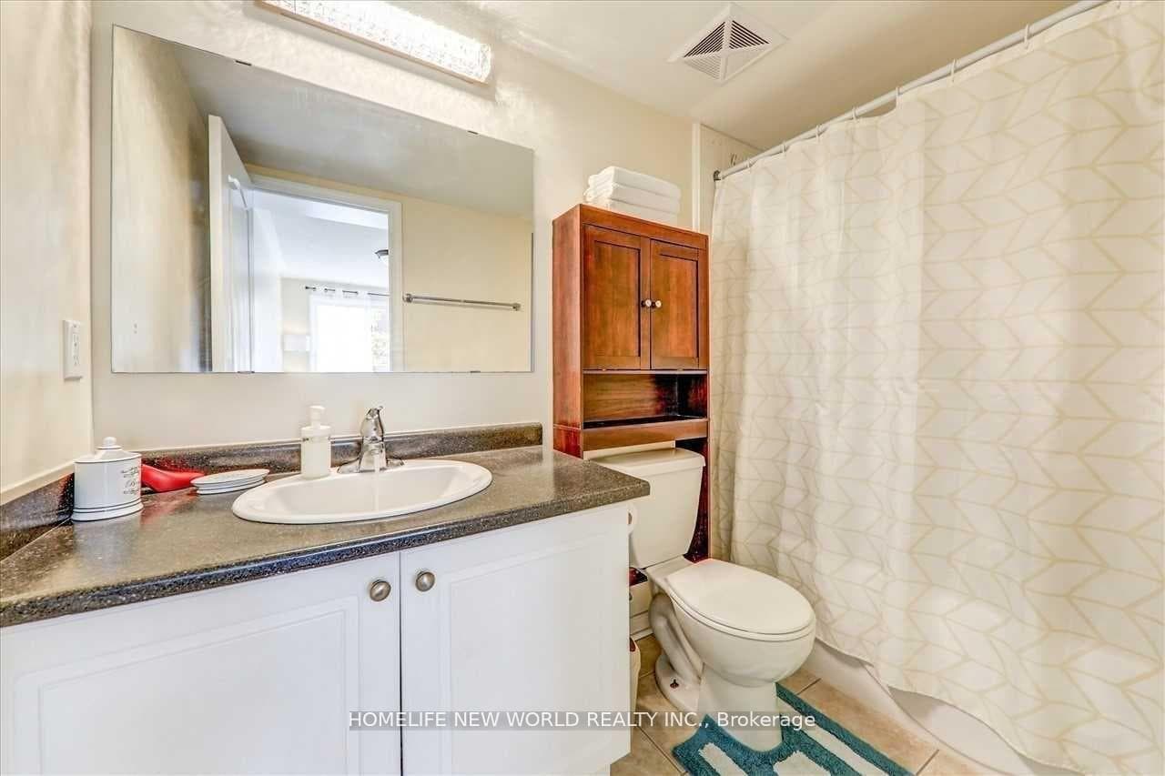 204- 35 Strangford Lane — property photo