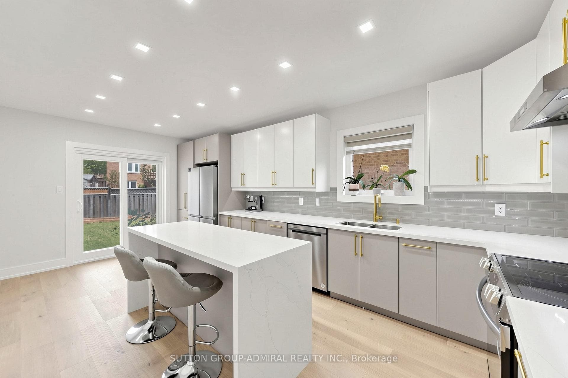 50 Springer Drive — property photo