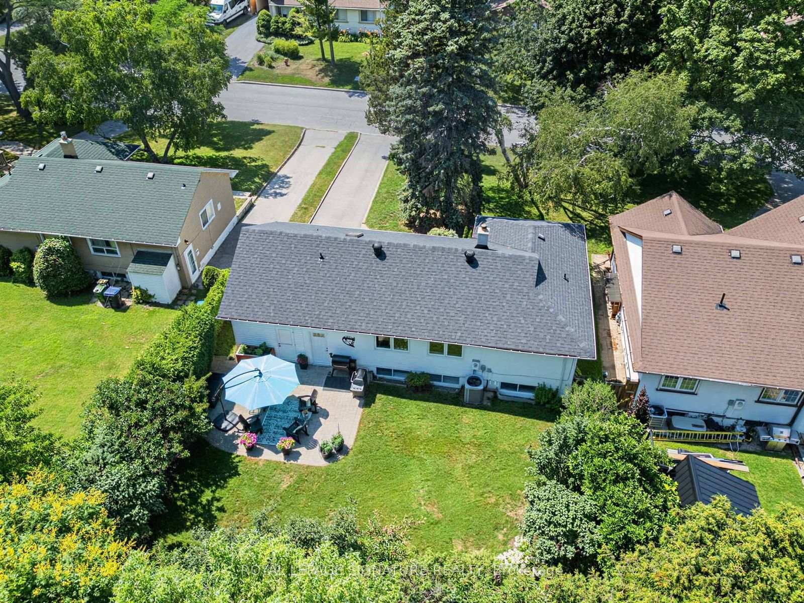 25 Overton Crescent — property photo