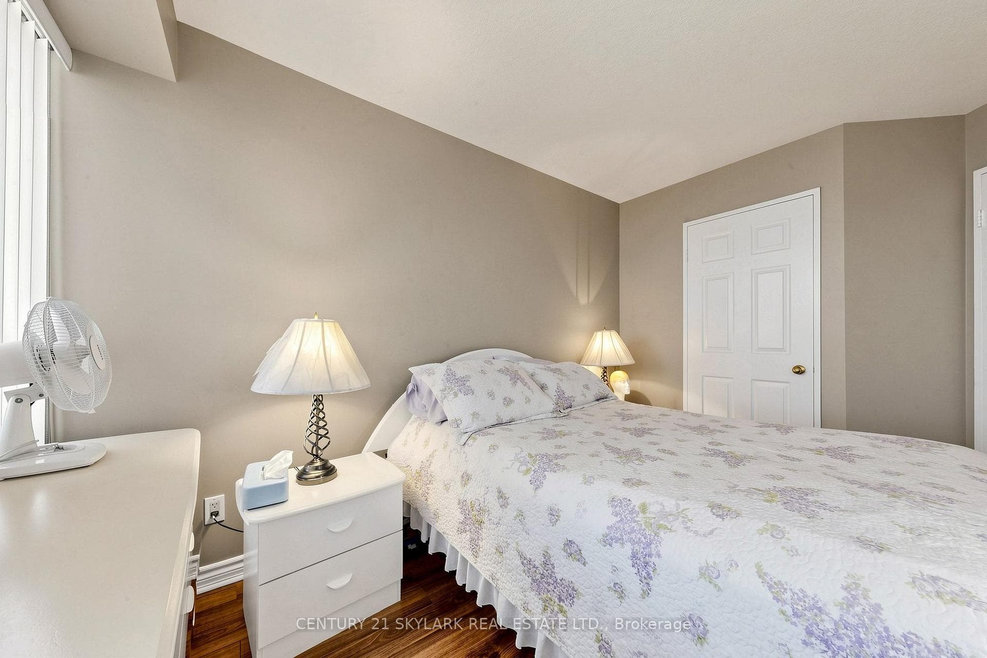 1611- 4460 Tucana Court — property photo