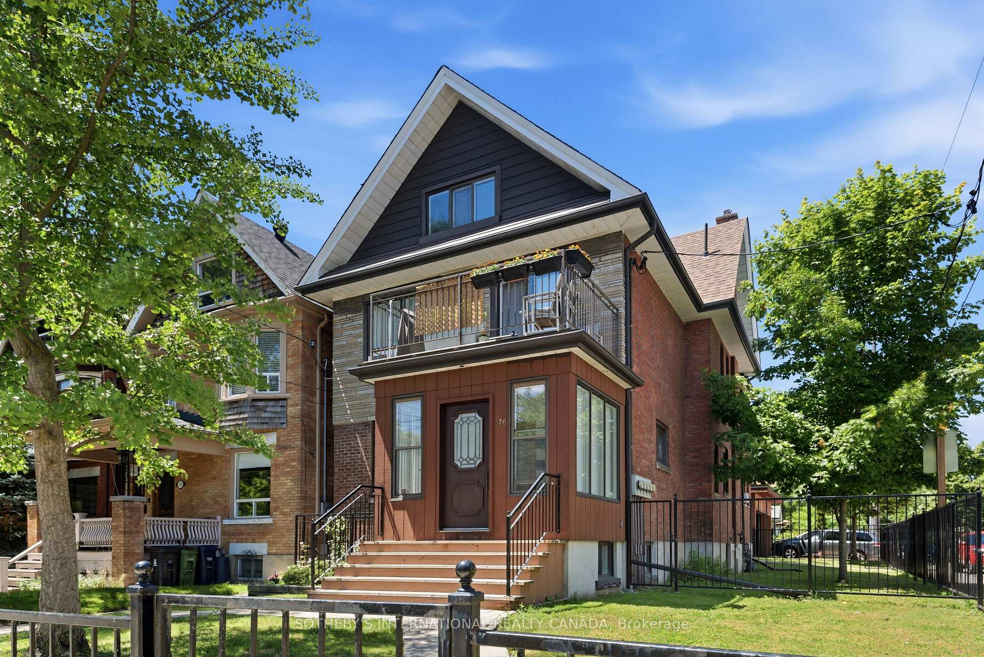 376 Sunnyside Avenue — property photo