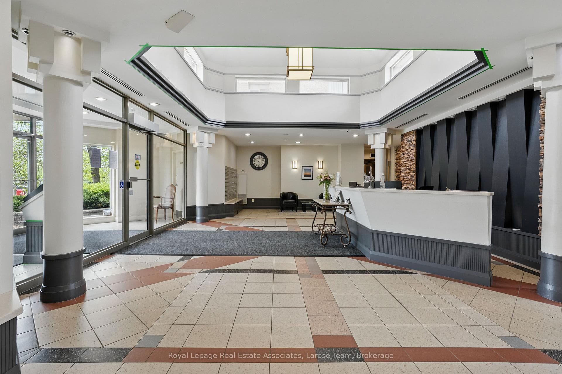 709- 1140 Parkwest Place — property photo