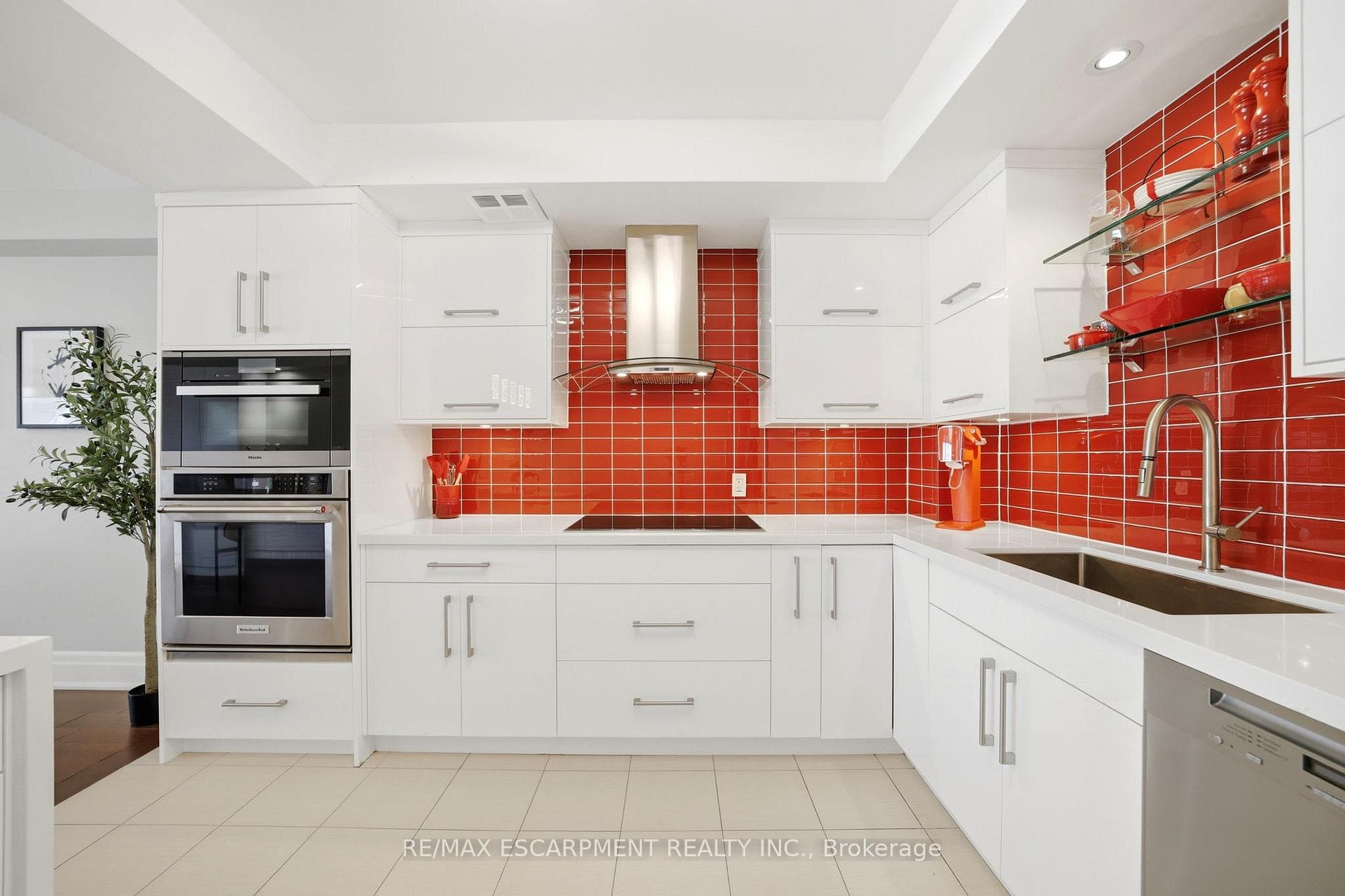 803E- 460 Queens Quay Way — property photo