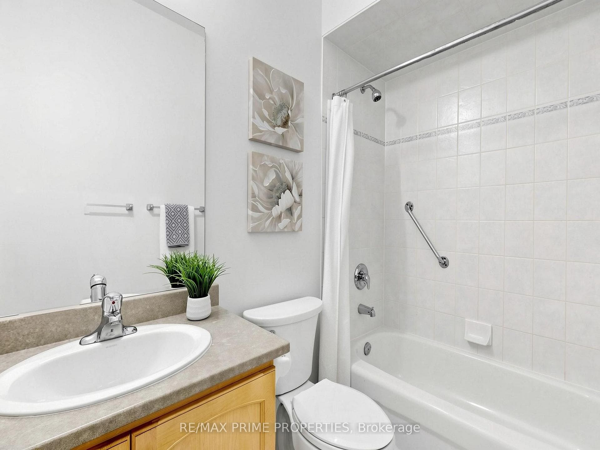 176 Sawmill Valley Drive — property photo