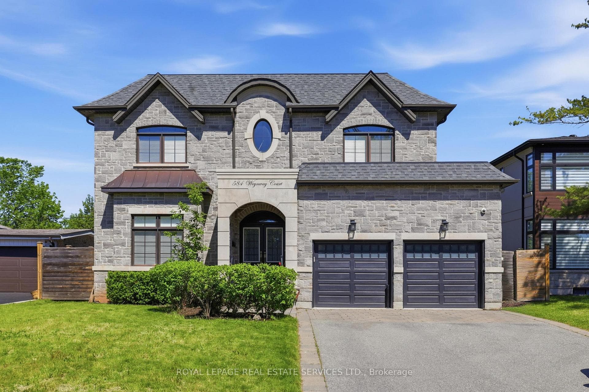 584 Weynway Court — property photo