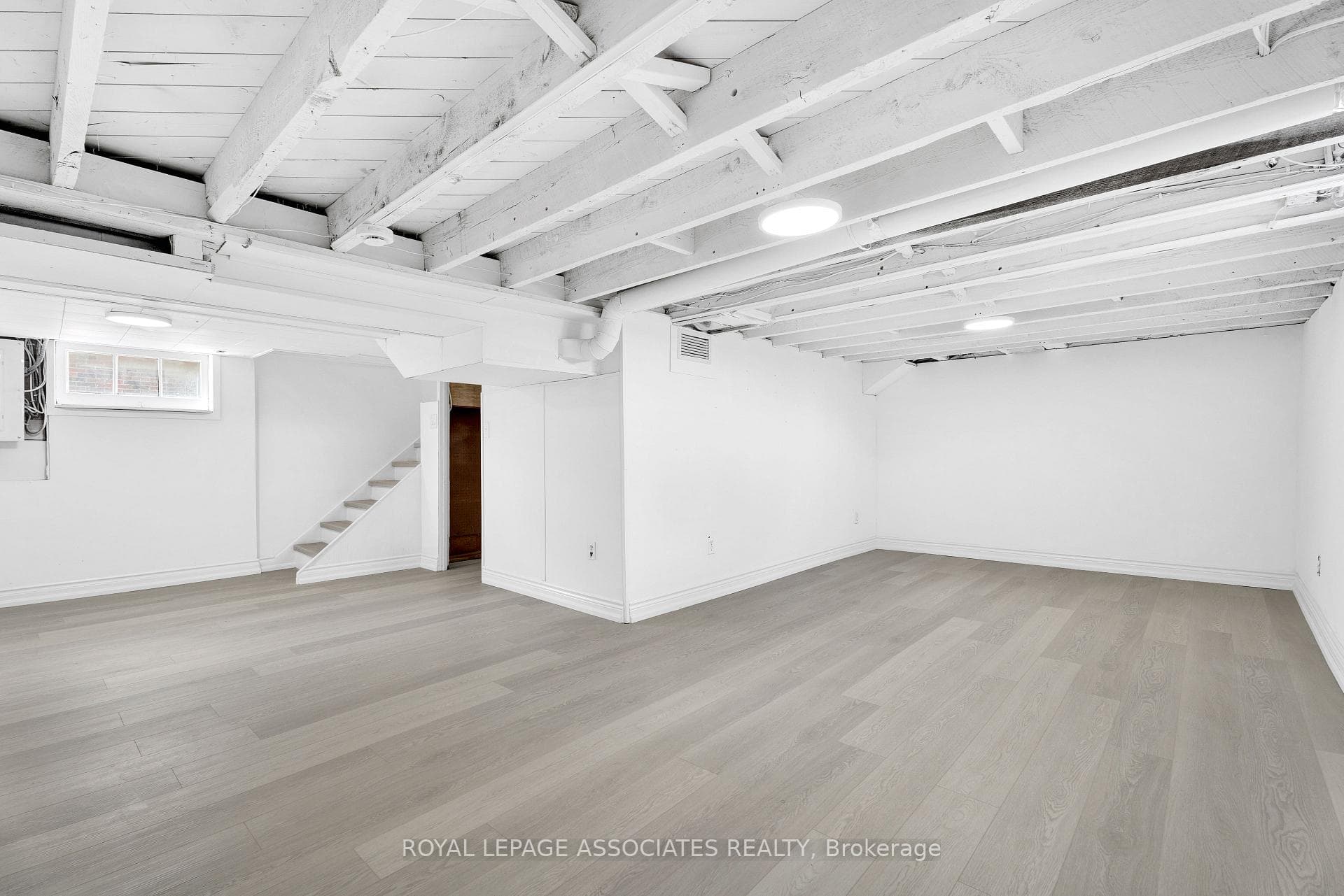 42 Rossland Road — property photo