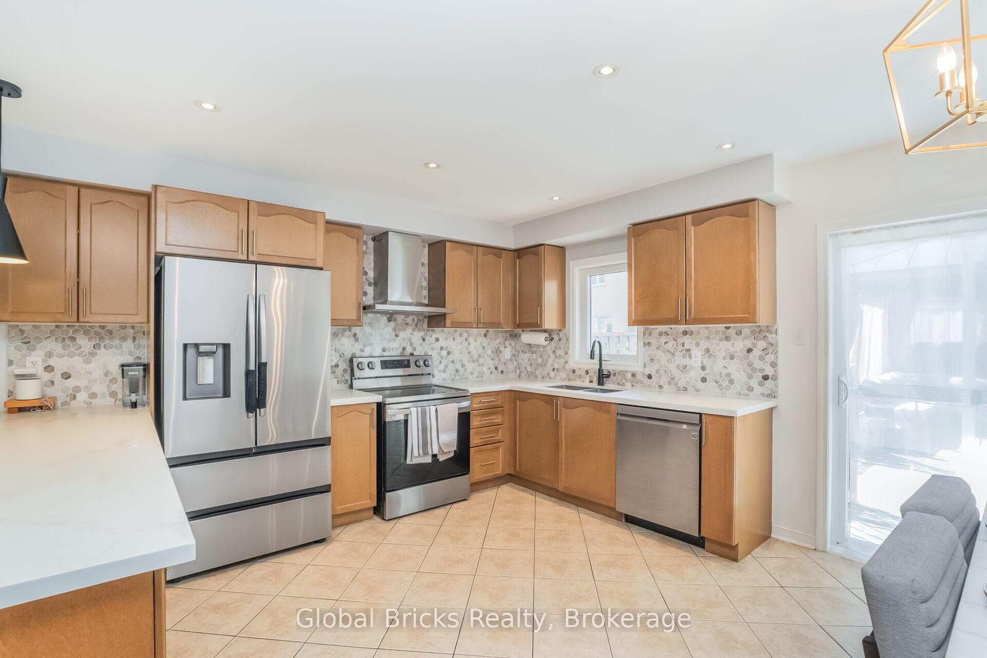 585 Candlestick Circle — property photo