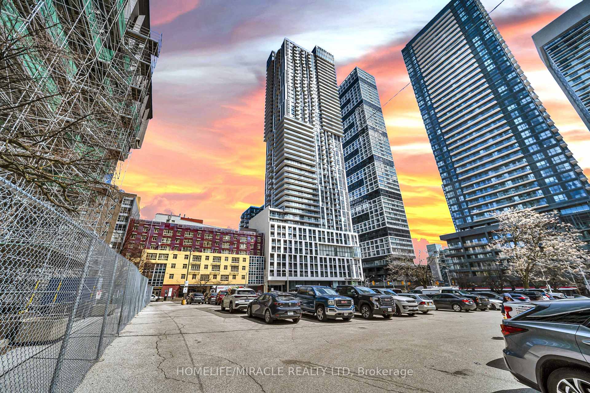 3512- 251 Jarvis Street — property photo
