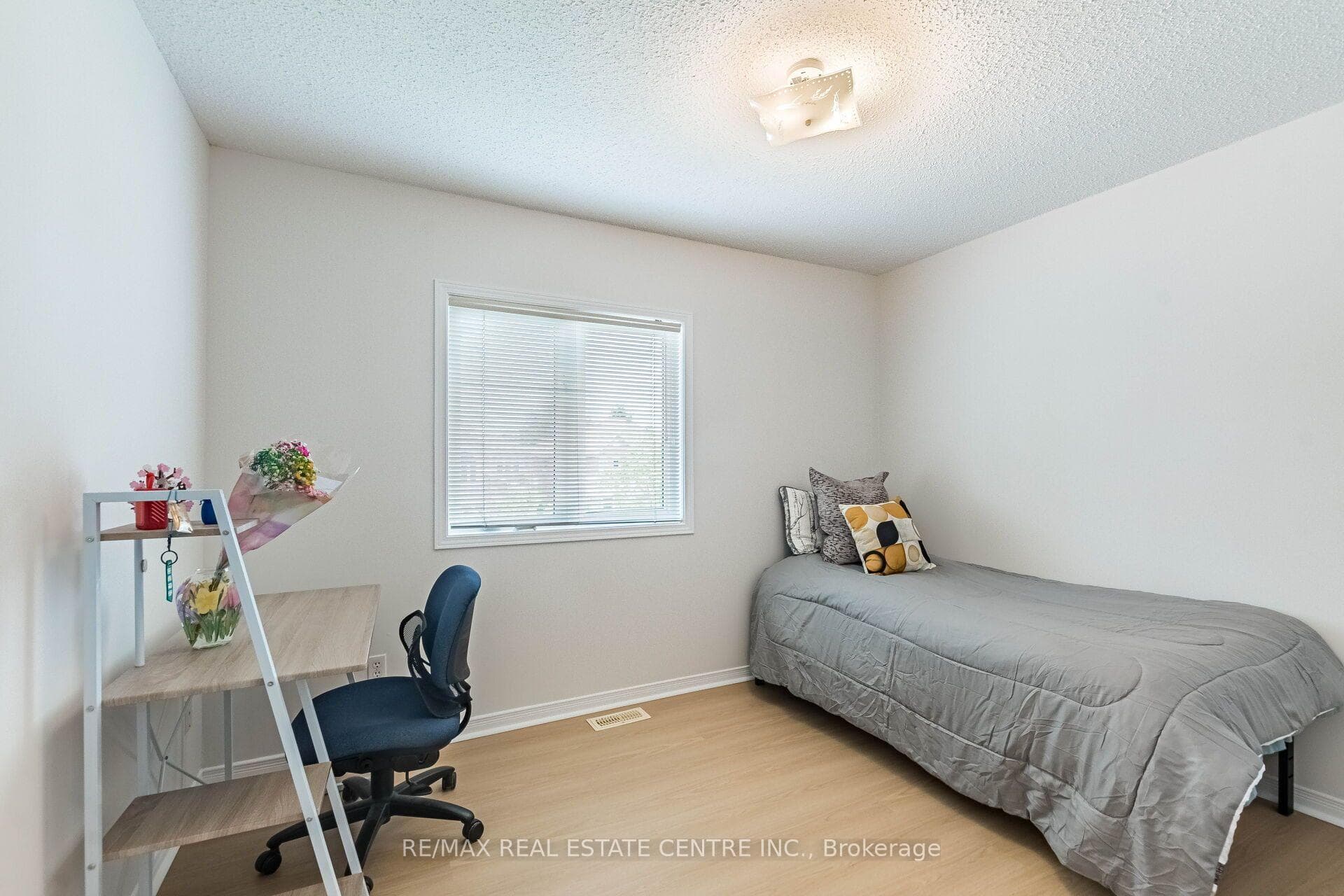 629 Lumberton Crescent — property photo