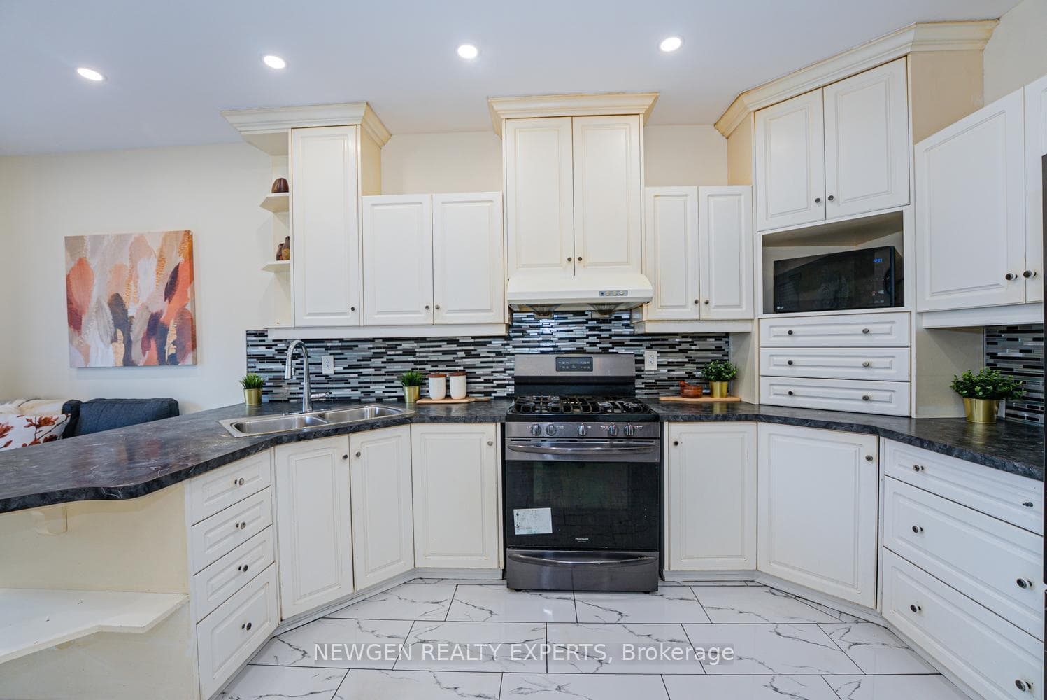 592A Danforth Road — property photo
