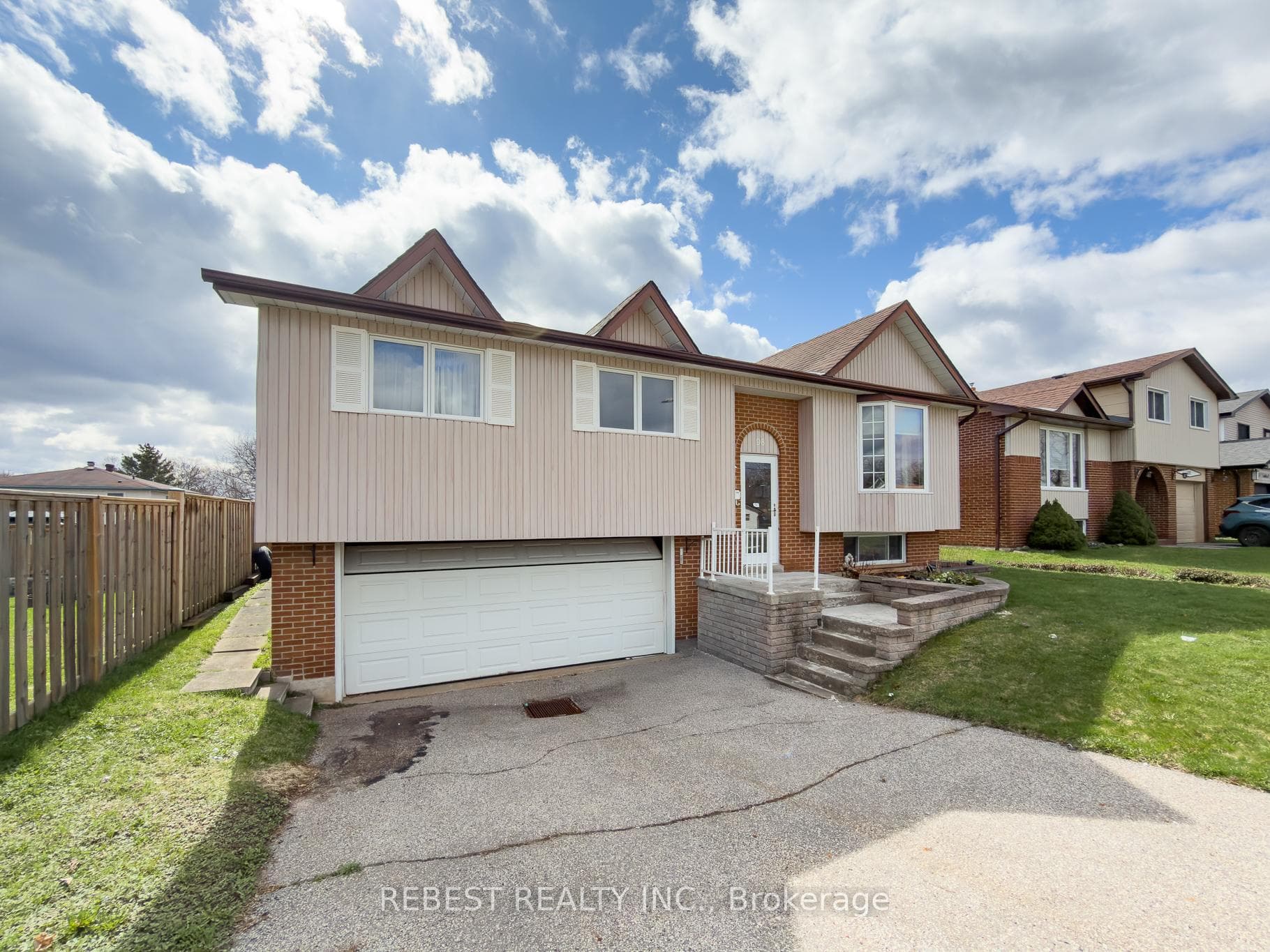 98 Cobblehill Road — property photo