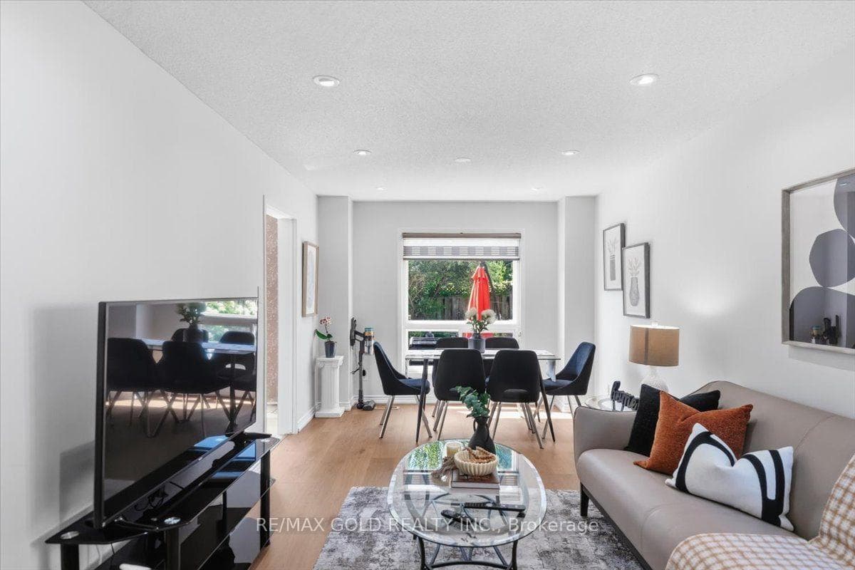 29 Tralee Street — property photo