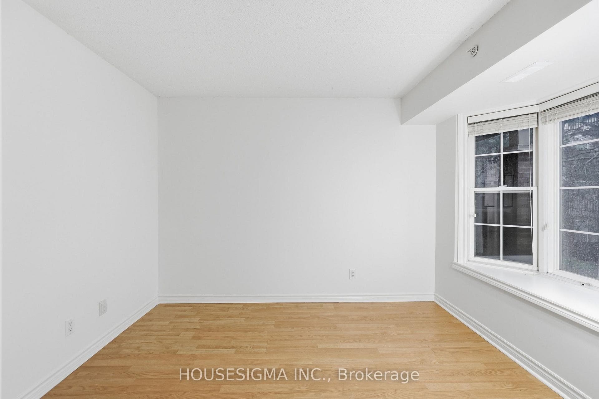 203- 4025 Kilmer Drive — property photo