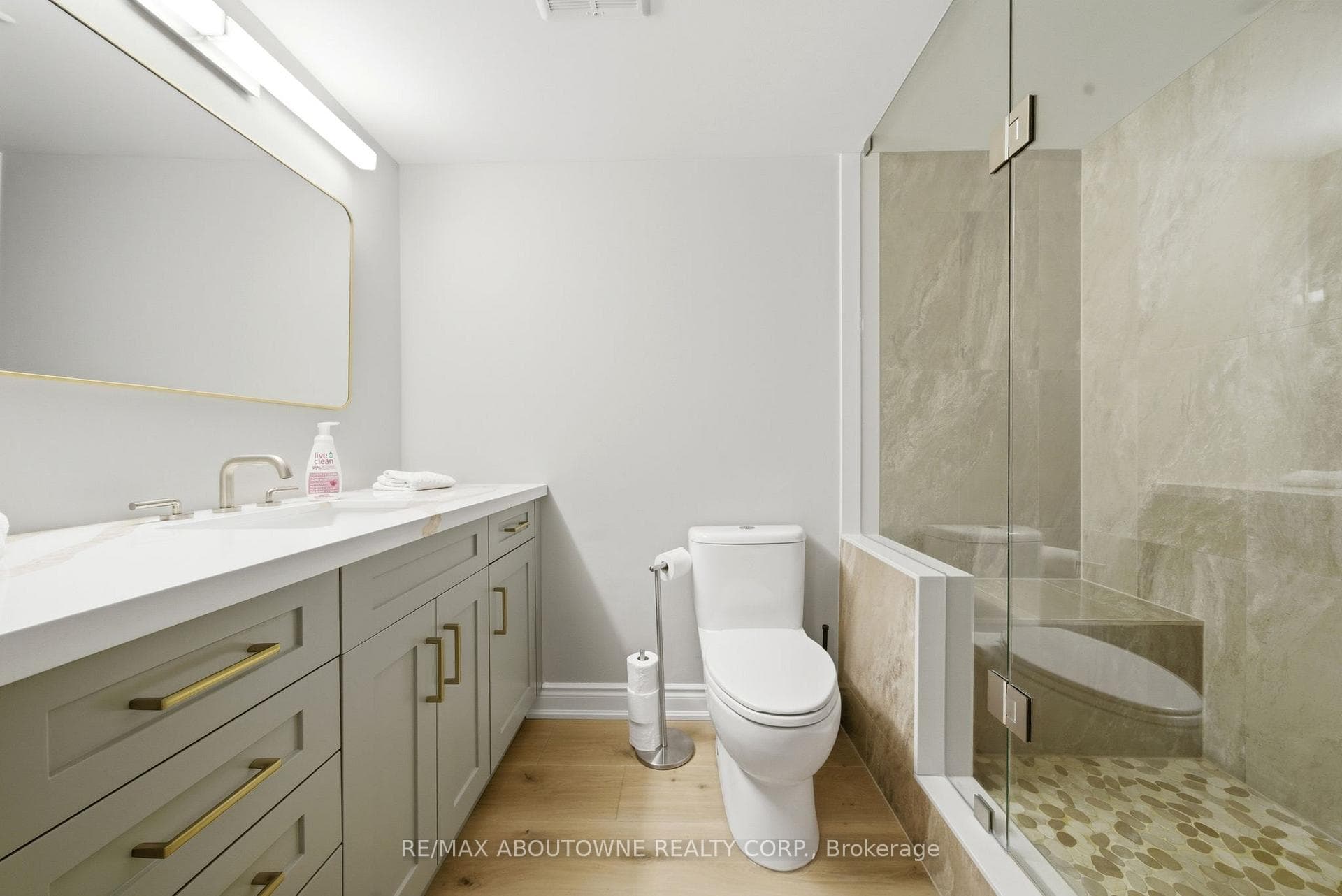 606- 442 Maple Ave. Avenue — property photo